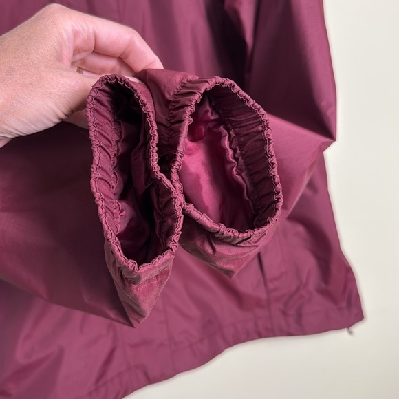 The North Face Burgundy Windbreaker Shell Jacket Hooded Size M - Picture 5 of 16